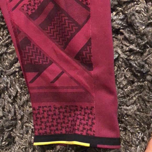 Reversible Reebok workout pants. Cropped. Small. - Picture 2 of 5